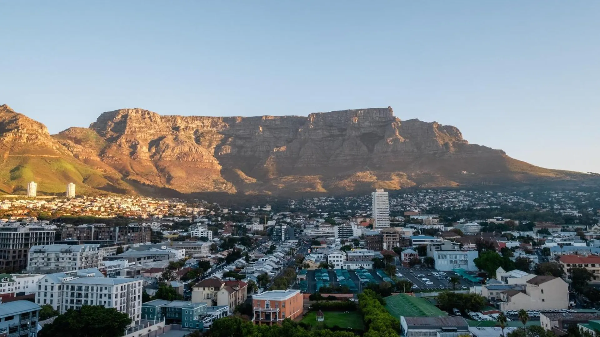 2 Bedroom Apartment In Cape Town Cbd 0*,  Afrique du Sud
