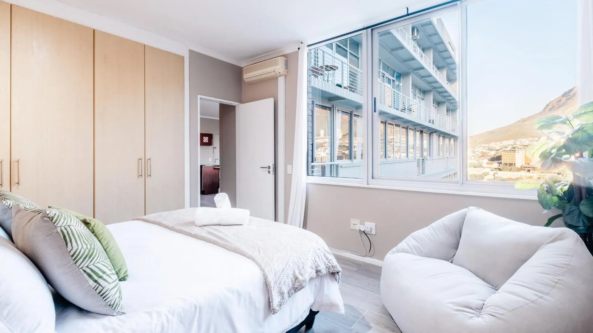 2 Bedroom Apartment In Cape Town Cbd