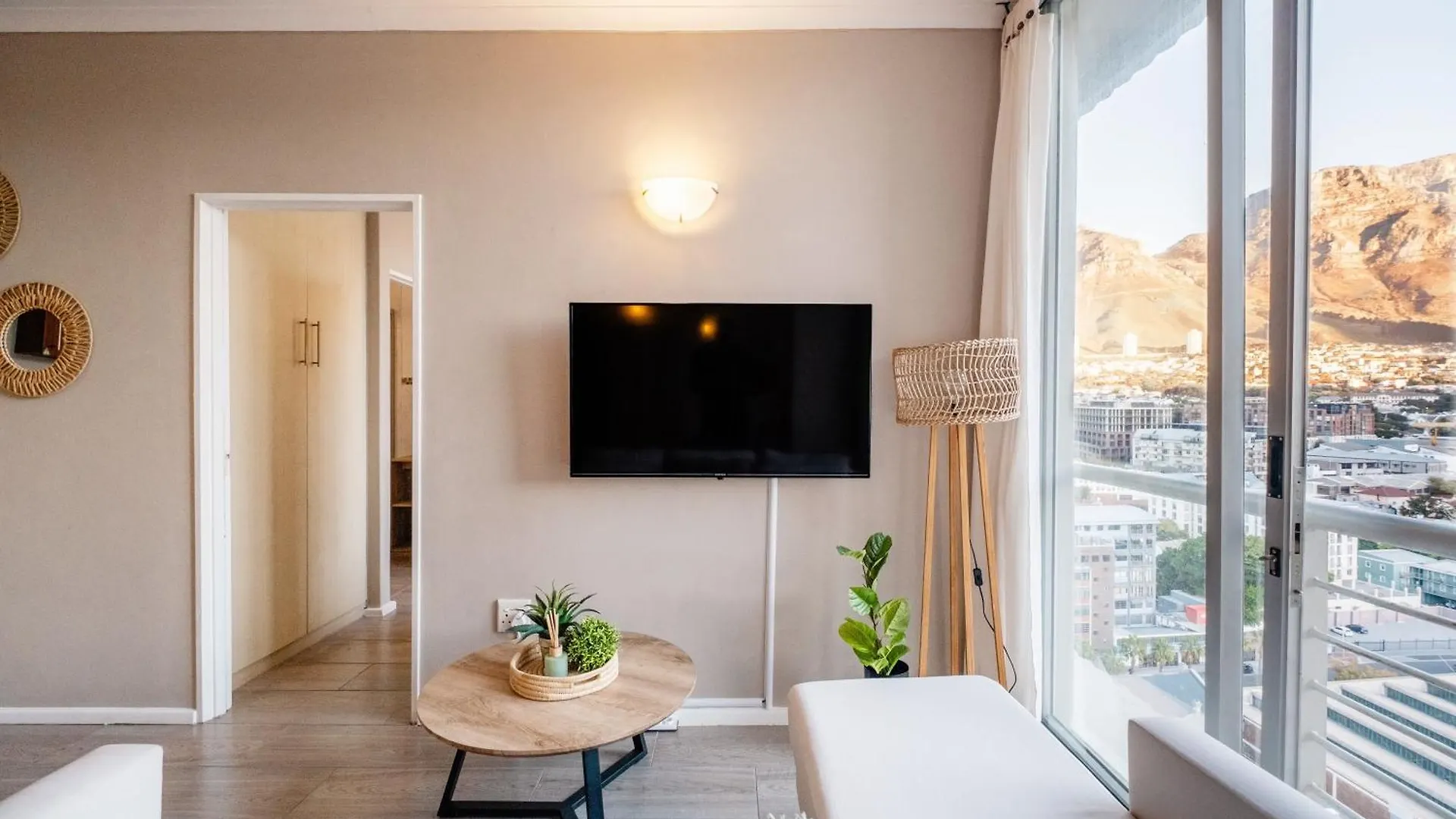2 Bedroom Apartment In Cape Town Cbd
