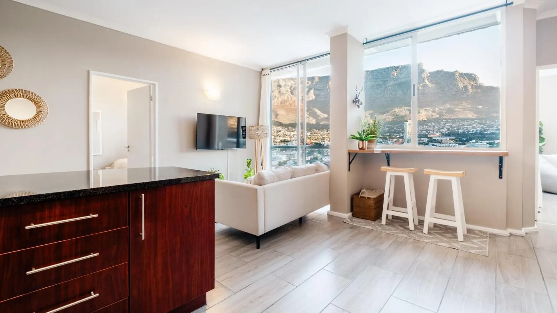 2 Bedroom Apartment In Cape Town Cbd